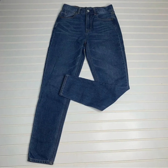 American Eagle High Rise Mom Jeans - Picture 6 of 9